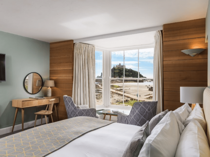 petspyjamas-dog-friendly-travel-hotel-the-godolphin-cornwall-uk-seaview-room