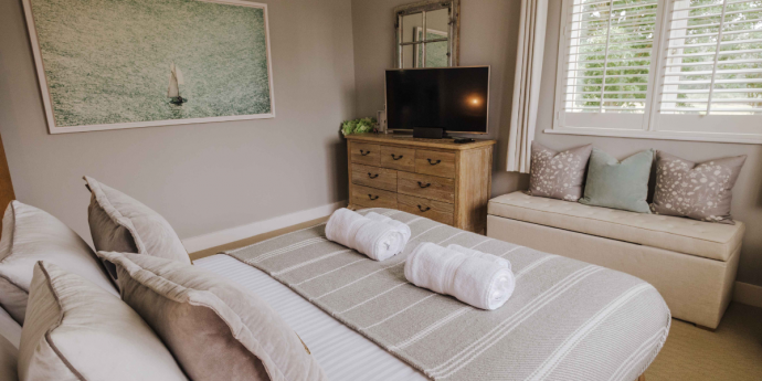 Pinkmead Dog-Friendly Cottage