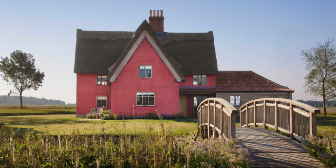 Dog-Friendly Moat Cottage