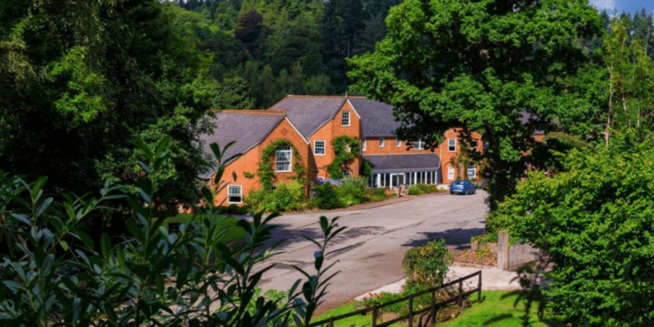 dog friendly fox and hounds hotel