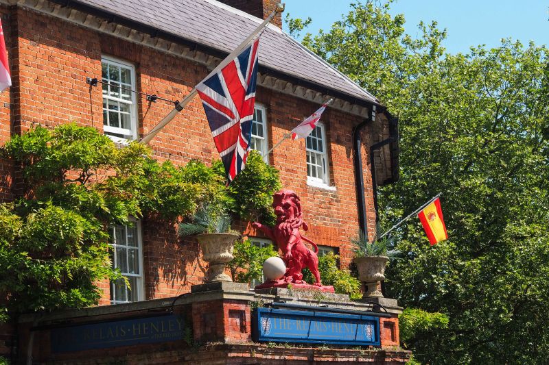 dog-friendly afternoon tea relais henley