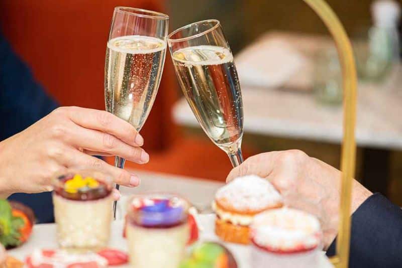 dog-friendly afternoon tea relais henley