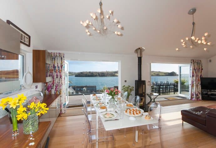 Pet Inspector’s Report: Kiki’s Birthday Weekend in St Mawes